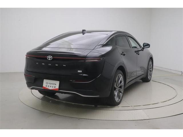 クラウンクロスオーバー Gアドバンスド・レザーパッケージ TSS レザー パワーシート LEDヘッドライト クルーズコントロール Bカメラ オートエアコン アルミホイル ワンオーナー ETC付 横滑り防止装置 4WD 盗難防止装置 エアバッグ ABS AUX(4枚目)