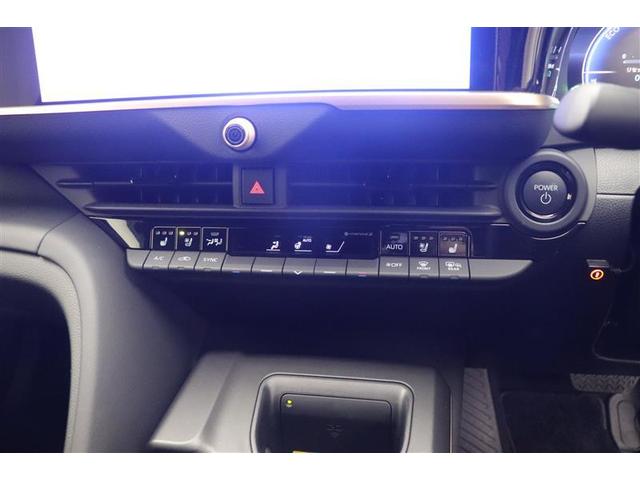 クラウンクロスオーバー Gアドバンスド・レザーパッケージ TSS レザー パワーシート LEDヘッドライト クルーズコントロール Bカメラ オートエアコン アルミホイル ワンオーナー ETC付 横滑り防止装置 4WD 盗難防止装置 エアバッグ ABS AUX(19枚目)