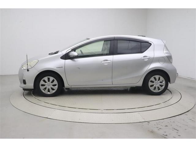 アクア Ｓ　スマートキープッシュスタート　キーレスエントリ　イモビ　ナビ＆ＴＶ　オートエアコン　デュアルエアバック　ＥＳＣ　Ｂカメラ　パワーウィンドウ　ＡＵＸ端子　ＥＴＣ　ＳＲＳ　ワンセグＴＶ　パワーステアリング（3枚目）