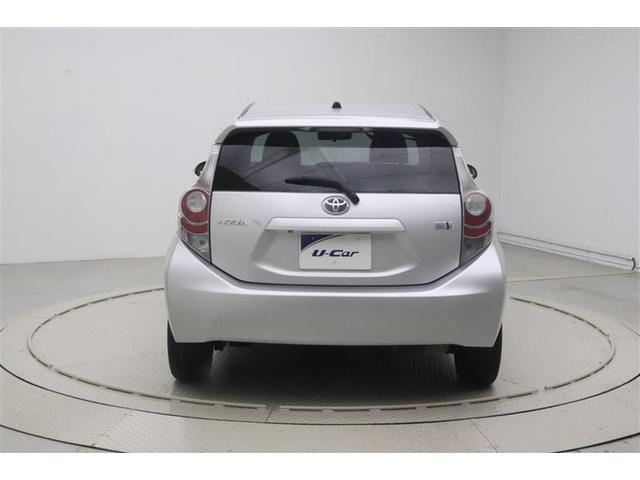 アクア Ｓ　スマートキープッシュスタート　キーレスエントリ　イモビ　ナビ＆ＴＶ　オートエアコン　デュアルエアバック　ＥＳＣ　Ｂカメラ　パワーウィンドウ　ＡＵＸ端子　ＥＴＣ　ＳＲＳ　ワンセグＴＶ　パワーステアリング（5枚目）