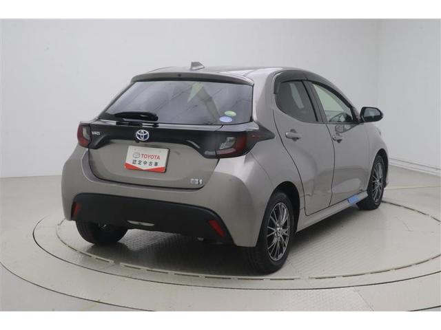 ヤリス ハイブリッドＧ　アルミホイール　フルセグＴＶ　サイドエアバッグ　スマートキ　Ｂモニター　ＥＴＣ車載器　横滑り防止装置　クルコン　セキュリティアラーム　メディアプレイヤー接続　パワステ　点検記録簿　キーフリー　ＤＶＤ（4枚目）