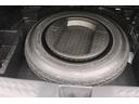 【スペアタイヤ】緊急時にも安心!デッキボードの下にはスペアタイヤが装備されています!