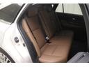後部座席も足元スペースはしっかり確保されていて、ゆとりの広さです♪