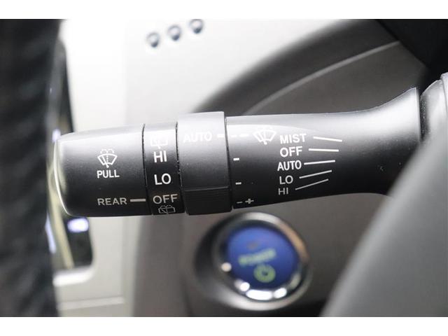 プリウス Ｇ　Ｒカメラ　スマ－トキ－　ＡＵＸ　パワーステアリング　エアバック　ナビ＆ＴＶ　電動パワーシート　サイドエアバック　ＡＡＣ　整備記録簿　クルコン　ＥＴＣ付　イモビライザー　ＡＷ　ＥＳＣ　キーフリーシステム（16枚目）