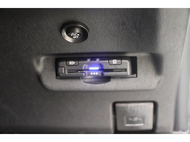プリウス Ｇ　Ｒカメラ　スマ－トキ－　ＡＵＸ　パワーステアリング　エアバック　ナビ＆ＴＶ　電動パワーシート　サイドエアバック　ＡＡＣ　クルコン　ＥＴＣ付　イモビライザー　ＡＷ　ＥＳＣ　ワンセグ　キーフリーシステム（13枚目）