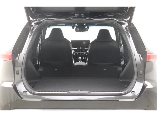 後部座席を倒すことでより多くの荷物を積むことが出来ます♪