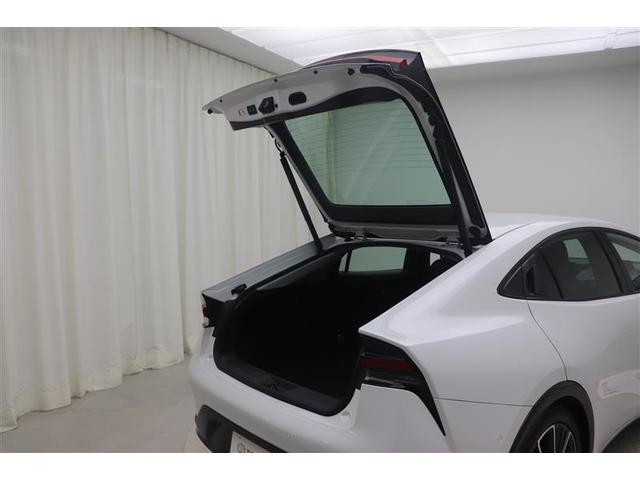 プリウス Ｚ　リアカメラ　プリクラッシュ　本革　試乗車　ＰＷシート　ＡＣ１００Ｖ電源　ＬＥＤランプ　オートクルーズ　アルミホイール　ＡＣ　運転席エアバッグ　横滑り防止装置　ＥＴＣ付　盗難防止システム　キーレス（34枚目）