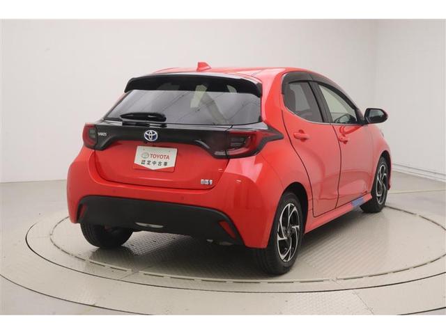 ヤリス ハイブリッドＺ　ＰＣＳ　整備記録簿　ＡＷ　Ｂカメラ　ドラレコ付　ナビ付　ＬＥＤランプ　スマキー　ＥＴＣ付き　メディアプレイヤー接続　ＶＳＣ　パワステ　１オナ車　クルコン　カーテンエアバック　キーフリー　ＡＢＳ　イモビ（4枚目）