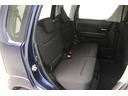 後部座席も足元スペースはしっかり確保されていて、ゆとりの広さです♪