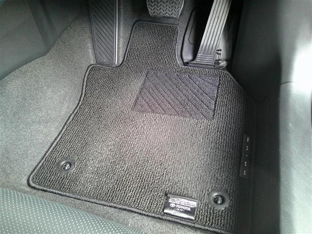 プリウス Ｚ　リアカメラ　プリクラッシュ　ＰＷシート　メモリナビ　ＡＣ１００Ｖ電源　ＬＥＤランプ　ナビ・ＴＶ　オートクルーズ　アルミホイール　ＡＣ　運転席エアバッグ　横滑り防止装置　ＥＴＣ付　盗難防止システム（22枚目）