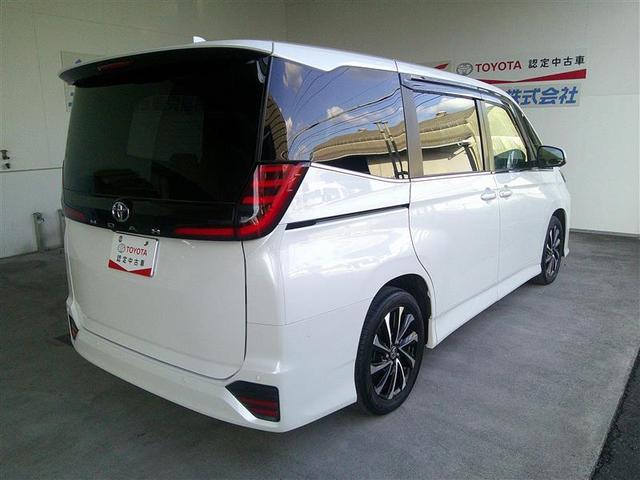 ノア S-Z アルミホイール デュアルエアコン クルーズコントロール 記録簿 盗難防止装置 LEDライト 両側自動ドア メモリーナビ キーレス 横滑り防止 ナビTV 三列シート DVD再生 スマートキー エアコン(4枚目)