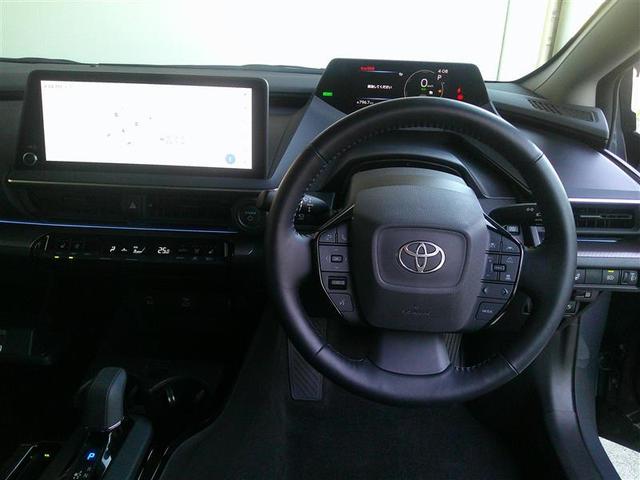 プリウス Ｚ　リアカメラ　プリクラッシュ　試乗車　ＰＷシート　１オーナ　メモリナビ　ＡＣ１００Ｖ電源　ＬＥＤランプ　ナビ・ＴＶ　オートクルーズ　アルミホイール　ＡＣ　運転席エアバッグ　横滑り防止装置　ＥＴＣ付（4枚目）