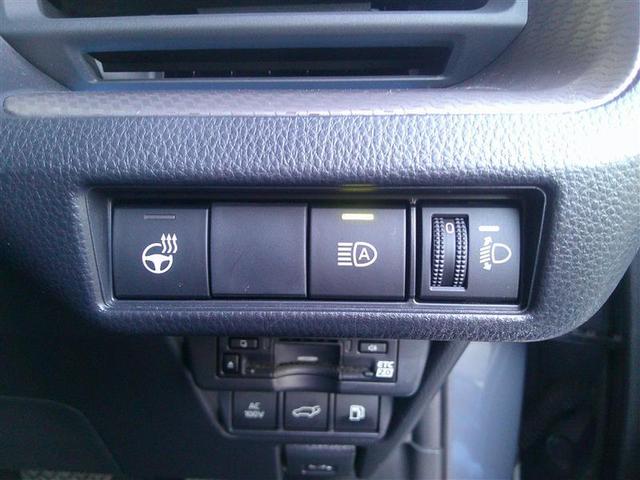 プリウス Ｚ　リアカメラ　プリクラッシュ　試乗車　ＰＷシート　１オーナ　メモリナビ　ＡＣ１００Ｖ電源　ＬＥＤランプ　ナビ・ＴＶ　オートクルーズ　アルミホイール　ＡＣ　運転席エアバッグ　横滑り防止装置　ＥＴＣ付（13枚目）