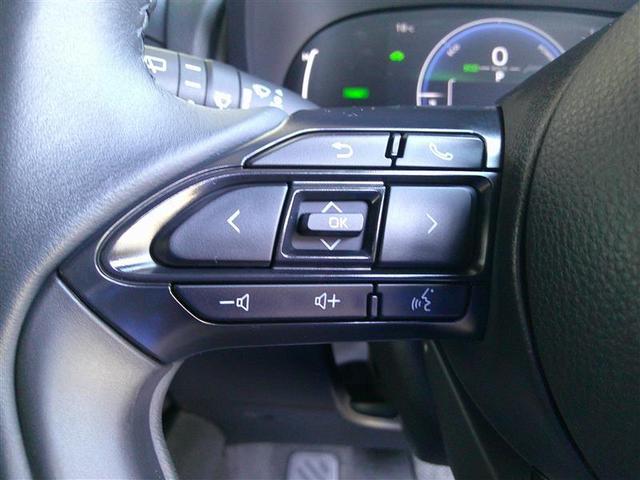 ヤリス ハイブリッドＺ　ＴＳＳ　キーレス　フルセグテレビ　オートエアコン　バックモニター　ＬＥＤライト　クルコン　スマートキー　ＥＴＣ　ワンオーナー　ＥＳＣ　ミュージックプレイヤー接続可（8枚目）