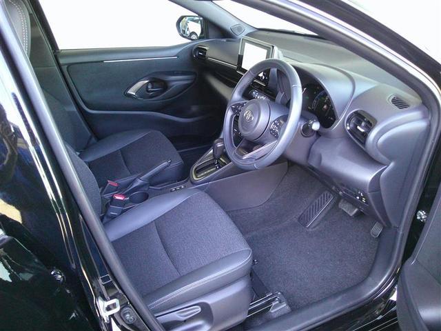 ヤリス ハイブリッドＺ　ＴＳＳ　キーレス　フルセグテレビ　オートエアコン　バックモニター　ＬＥＤライト　クルコン　スマートキー　ＥＴＣ　ワンオーナー　ＥＳＣ　ミュージックプレイヤー接続可（17枚目）