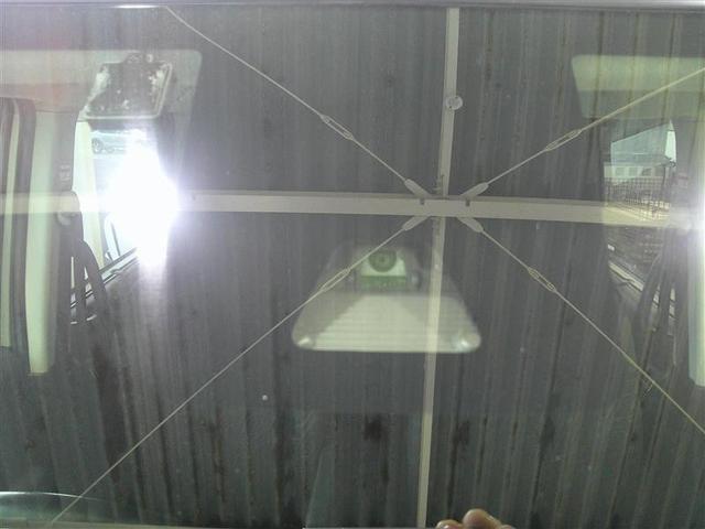 タンク カスタムＧ－Ｔ　スマキ－　地上デジタル　アルミホイル　踏み間違い防止装置　両側電動ドア　ＬＥＤヘッドライト　クルコン　リアカメラ　横滑り防止装置　ＥＴＣ　ウォークスルー　キーレス　ドライブレコーダー　ＴＶナビ　ＤＶＤ（16枚目）