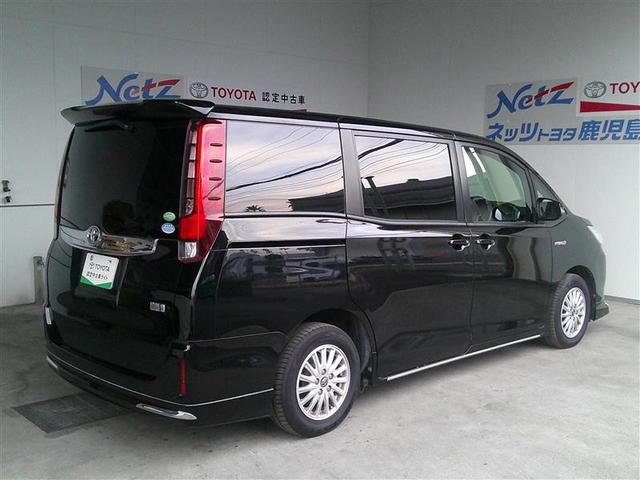 ノア ハイブリッドＧ　Ｒカメラ　エアロ　スマートキー＆プッシュスタート　ＬＥＤへッドライト　地デジ　イモビライザー　記録簿有　Ｗエアコン　パワーウインドウ　アルミ　クルコン　エアバッグ　横滑り防止　ＤＶＤ再生機能　パワステ（4枚目）