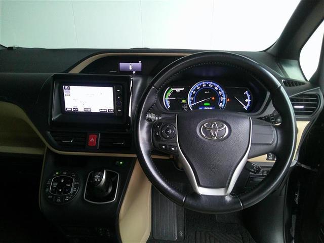 ノア ハイブリッドＧ　Ｒカメラ　エアロ　スマートキー＆プッシュスタート　ＬＥＤへッドライト　地デジ　イモビライザー　記録簿有　Ｗエアコン　パワーウインドウ　アルミ　クルコン　エアバッグ　横滑り防止　ＤＶＤ再生機能　パワステ（5枚目）