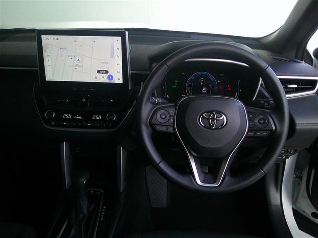 カローラクロス ハイブリッド　Ｓ　ＬＥＤライト　フルセグＴＶ　アルミホイール　クルーズコントロール　スマートキー　ＥＴＣ　イモビ　メモリーナビ　ドラレコ　リヤカメラ　衝突防止ブレーキ（4枚目）