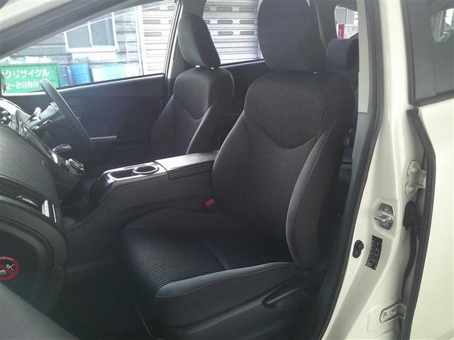 プリウスα Ｓ　ナビＴＶ　パワステ　リアカメラ　横滑防止装置　エアコン　三列シート　スマートキー　フルセグ　ＡＢＳ　アルミホイール　ＤＶＤ再生　ＥＴＣ　パワーウインドウ　メモリーナビ　キーレスエントリー　セキュリティ（14枚目）