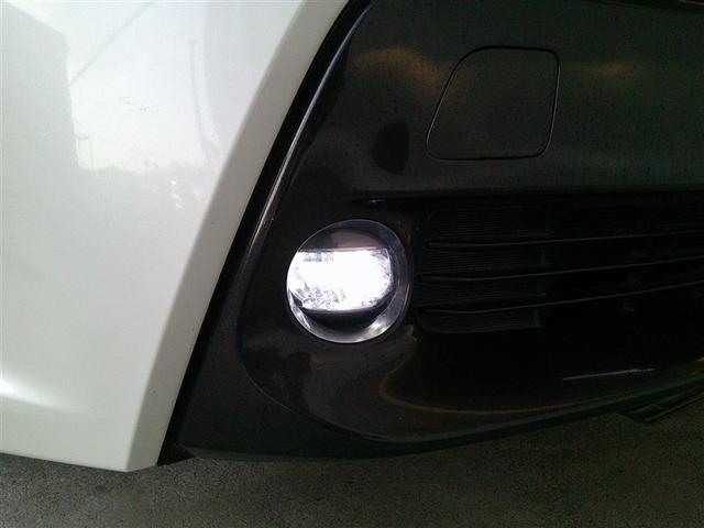 プリウスα Ｓ　ナビＴＶ　パワステ　リアカメラ　横滑防止装置　エアコン　三列シート　スマートキー　フルセグ　ＡＢＳ　アルミホイール　ＤＶＤ再生　ＥＴＣ　パワーウインドウ　メモリーナビ　キーレスエントリー　セキュリティ（23枚目）