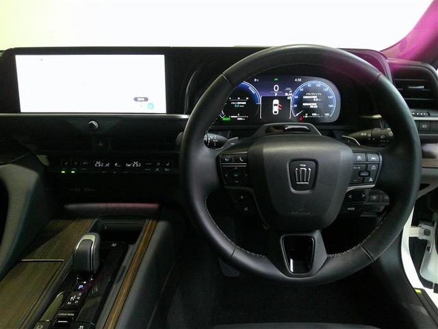 クラウン Ｚ　クルーズコントロール　本革シート　ＬＥＤ　フルセグテレビ　オートエアコン　ドラレコ　メモリーナビ　パワーシート　スマートキー　ミュージックプレイヤー接続可　アルミホイール　キーレス　盗難防止装置（4枚目）