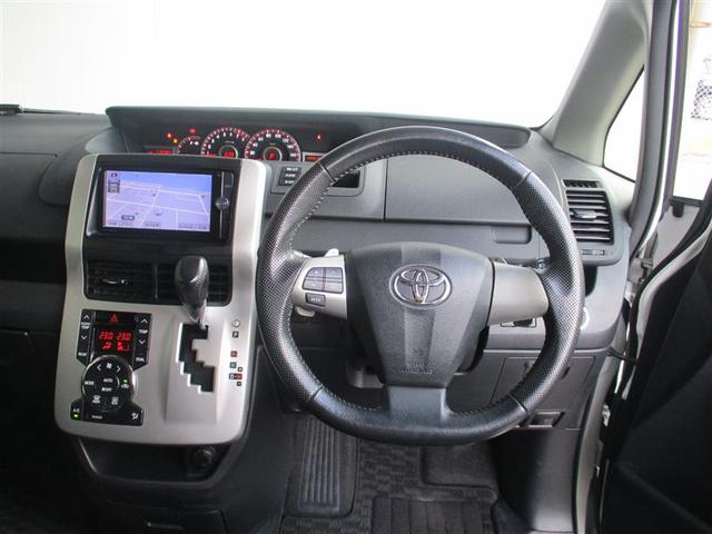 ヴォクシー ＺＳ　Ｗエアバック　地デジＴＶ　ダブルエアコン　キーフリー　フルフラット　ＰＳ　ナビ＆ＴＶ　記録簿あり　運転席エアバッグ　Ｂモニタ－　パワーウィンドウ　ウォークスルー　ＡＢＳ　アルミホイール　ＥＴＣ車載器（4枚目）