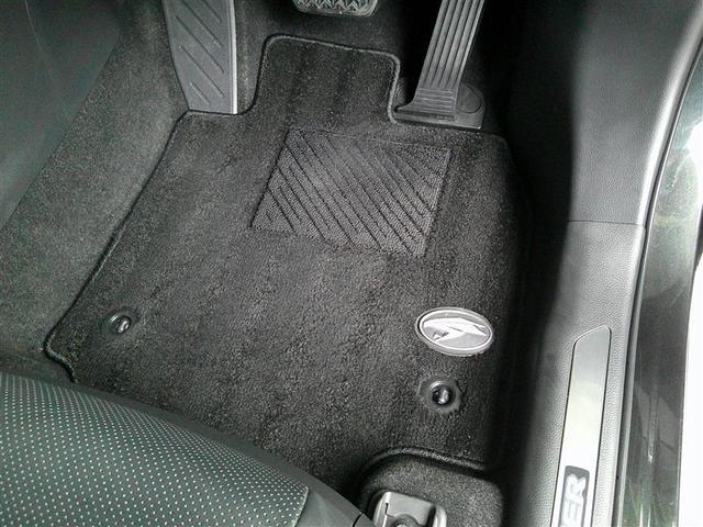 ハリアー G レザーパッケージ AUX 盗難防止装置 クルコン 横滑り防止装置 Rカメラ Pシート キーレス エアバッグ LED スマートキー ABS メモリーナビ 記録簿 ETC ドラレコ ナビ アルミ プリクラ(23枚目)