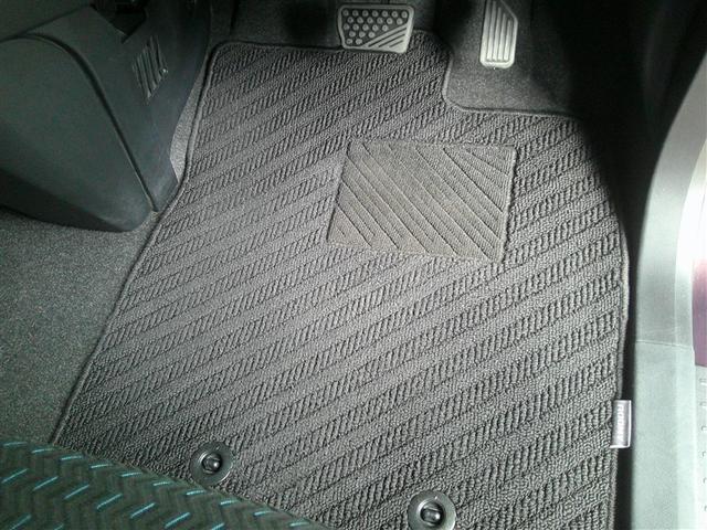 ルーミー カスタムＧ　バックモニタ　横滑り防止システム　運転席助手席エアバック　障害物ソナー　左右電動スライドドア　スマ－トキ－　Ａ－ＳＴＯＰ　エアバック　エアコン　ＬＥＤライト　キーフリー　フルセグテレビ　イモビ　ＰＳ（22枚目）