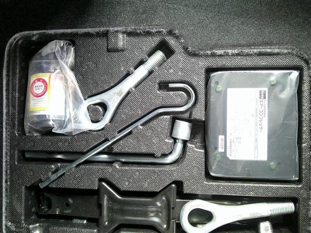 ルーミー カスタムＧ　バックモニタ　横滑り防止システム　運転席助手席エアバック　障害物ソナー　左右電動スライドドア　スマ－トキ－　Ａ－ＳＴＯＰ　エアバック　エアコン　ＬＥＤライト　キーフリー　フルセグテレビ　イモビ　ＰＳ（28枚目）