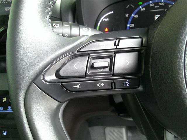 ヤリスクロス ハイブリッドＺ　スマートキ　衝突軽減ブレーキ　リヤカメラ　点検記録簿　ＬＥＤヘッドライ　ＥＳＣ　クルーズＣ　パワーステアリング　アルミホイール　運転席パワーシート　イモビ　キーフリー　フルオートエアコン　エアバッグ（8枚目）