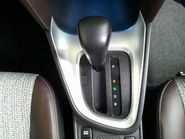 ヤリスクロス ハイブリッドＺ　スマートキ　衝突軽減ブレーキ　リヤカメラ　点検記録簿　ＬＥＤヘッドライ　ＥＳＣ　クルーズＣ　パワーステアリング　アルミホイール　運転席パワーシート　イモビ　キーフリー　フルオートエアコン　エアバッグ（10枚目）