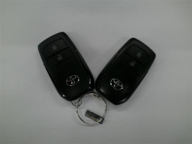 ヤリスクロス ハイブリッドＺ　スマートキ　衝突軽減ブレーキ　リヤカメラ　点検記録簿　ＬＥＤヘッドライ　ＥＳＣ　クルーズＣ　パワーステアリング　アルミホイール　運転席パワーシート　イモビ　キーフリー　フルオートエアコン　エアバッグ（29枚目）