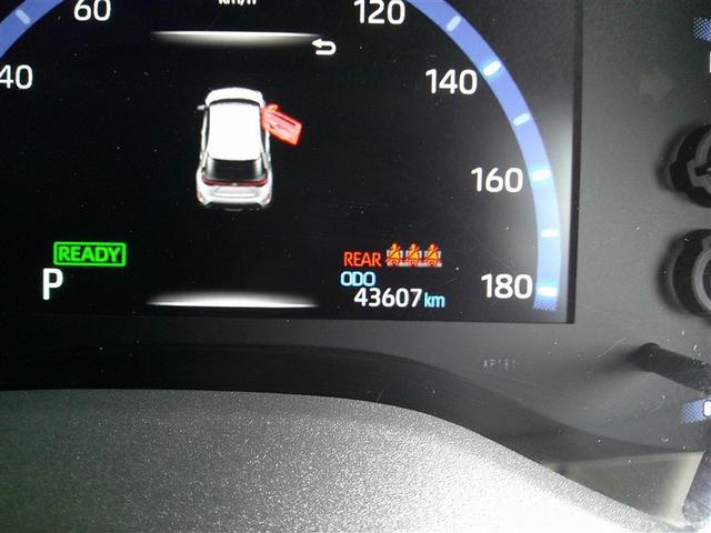 ヤリスクロス ハイブリッドＺ　スマートキ　衝突軽減ブレーキ　リヤカメラ　点検記録簿　ＬＥＤヘッドライ　ＥＳＣ　クルーズＣ　パワーステアリング　アルミホイール　運転席パワーシート　イモビ　キーフリー　フルオートエアコン　エアバッグ（30枚目）