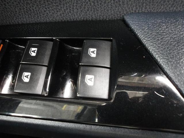 プリウス Ｓツーリングセレクション　レーダーブレーキサポート　フルオートエアコン　デュアルエアバック　バックモニタ－　ＡＷ　イモビ　ＥＳＣ　パワーウインド　スマキ－　ＥＴＣ車載器　サイドエアバック　フルセグ地デジＴＶ　ＤＶＤ再生可能（11枚目）