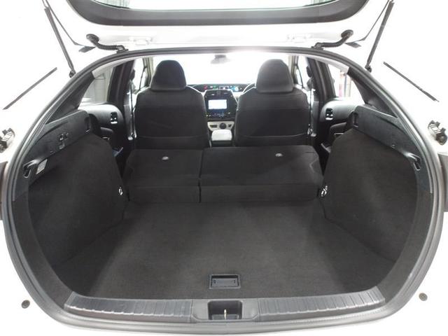 プリウス Ｓツーリングセレクション　レーダーブレーキサポート　フルオートエアコン　デュアルエアバック　バックモニタ－　ＡＷ　イモビ　ＥＳＣ　パワーウインド　スマキ－　ＥＴＣ車載器　サイドエアバック　フルセグ地デジＴＶ　ＤＶＤ再生可能（16枚目）