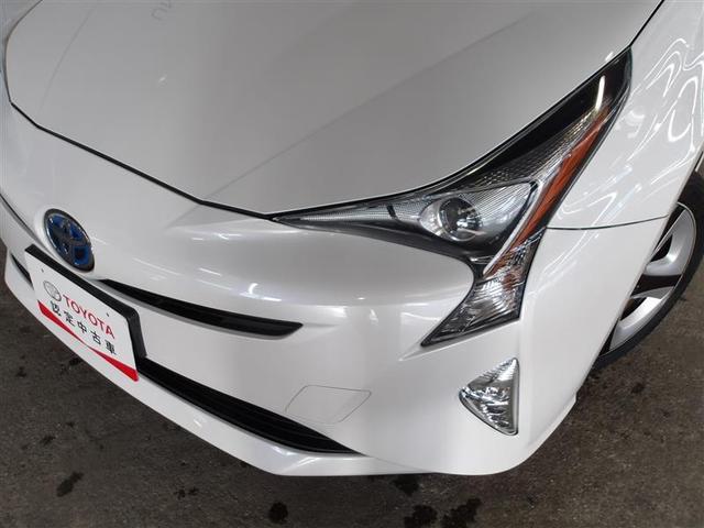 プリウス Ｓツーリングセレクション　レーダーブレーキサポート　フルオートエアコン　デュアルエアバック　バックモニタ－　ＡＷ　イモビ　ＥＳＣ　パワーウインド　スマキ－　ＥＴＣ車載器　サイドエアバック　フルセグ地デジＴＶ　ＤＶＤ再生可能（17枚目）