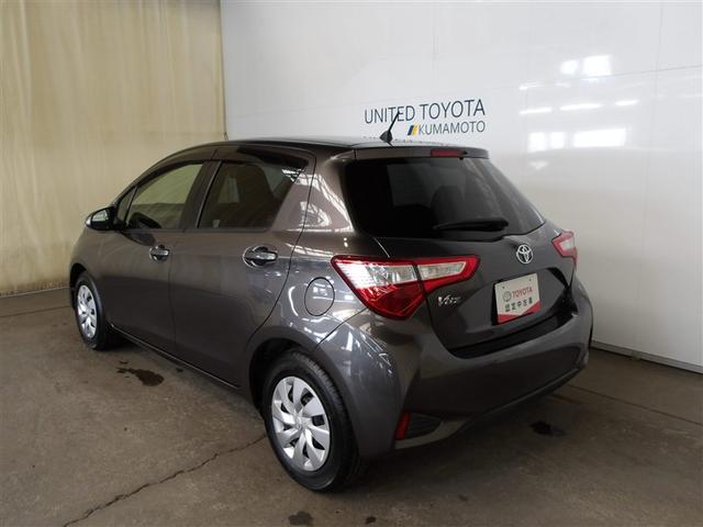 ヴィッツ F セキュリティ 衝突被害軽減装置 アイドリングストップ車 パワーウィンドウ エアバック Wエアバック エアコン 横滑り防止装置 スマートキー キーレスキー フルセグ パワステ DVD再生 ナビ・TV(3枚目)