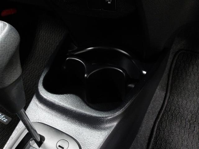 ヴィッツ F セキュリティ 衝突被害軽減装置 アイドリングストップ車 パワーウィンドウ エアバック Wエアバック エアコン 横滑り防止装置 スマートキー キーレスキー フルセグ パワステ DVD再生 ナビ・TV(8枚目)