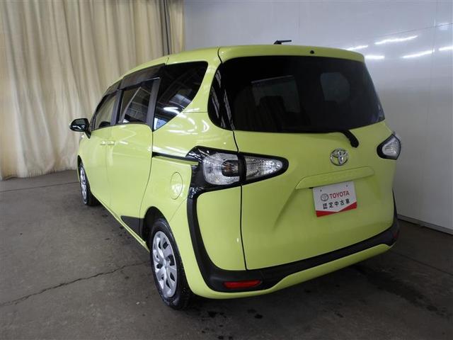 シエンタ Ｇ　ナビ・ＴＶ　スマートキープッシュスタート　アイドリングＳ　１オ－ナ－　リアカメラ　地デジフルセグ　フルオートエアコン　パワーウィンド　運転席エアバック　パワステ　キーフリーシステム　ＤＶＤ再生可　３列（3枚目）