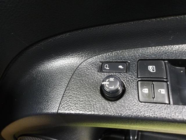 シエンタ Ｇ　ナビ・ＴＶ　スマートキープッシュスタート　アイドリングＳ　１オ－ナ－　リアカメラ　地デジフルセグ　フルオートエアコン　パワーウィンド　運転席エアバック　パワステ　キーフリーシステム　ＤＶＤ再生可　３列（10枚目）