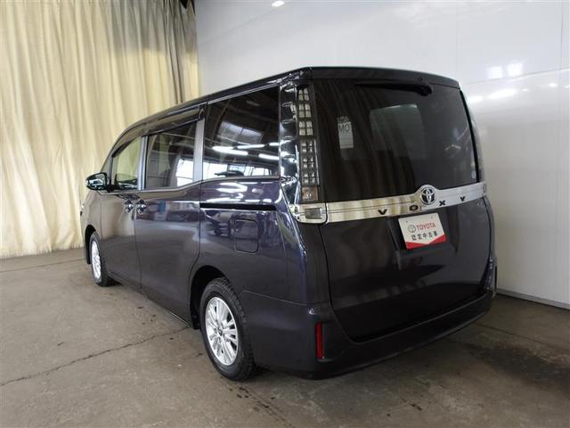 ヴォクシー Ｖ　左側パワースライドドア　ＬＥＤヘッドランプ　メモリーナビ　クルーズコントロール　ＤＶＤ再生　衝突回避支援　ＥＴＣ　スマートキー　ドラレコ　ＥＳＣ　リアエアコン　盗難防止システム　３列シート　ＡＢＳ（3枚目）