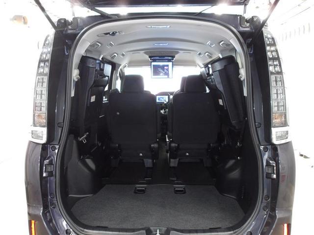 ヴォクシー Ｖ　左側パワースライドドア　ＬＥＤヘッドランプ　メモリーナビ　クルーズコントロール　ＤＶＤ再生　衝突回避支援　ＥＴＣ　スマートキー　ドラレコ　ＥＳＣ　リアエアコン　盗難防止システム　３列シート　ＡＢＳ（16枚目）
