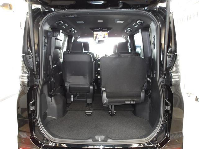 ヴォクシー ハイブリッドＳ－Ｚ　パワーウィンドウ　ＤＶＤ再生機能　インテリキー　横滑防止装置　地デジＴＶ　アクティブクルーズコントロール　１オナ　フルオートエアコン　リアカメラ　エアバッグ　ＡＢＳ　１００Ｖ充電　ナビＴＶ　ＷＡＣ（15枚目）