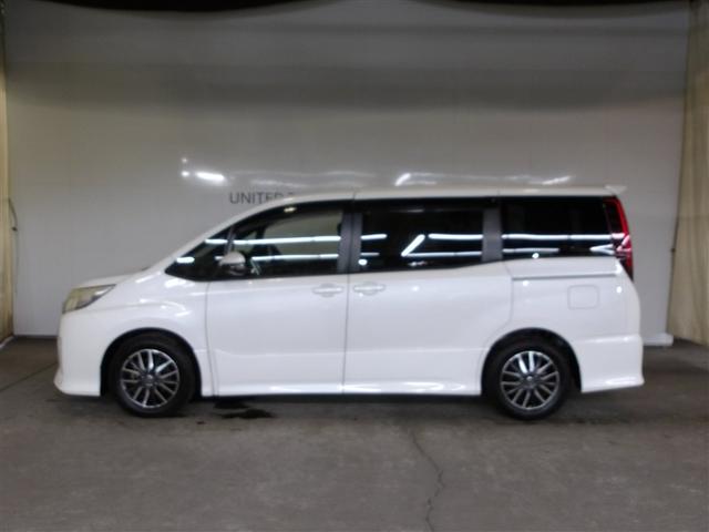 ノア Si 1オーナー 地デジ DVD視聴可 ダブルエアコン LEDヘットライト ETC付き 横滑り防止機能 ナビTV 三列シート AW AAC パワーウインドウ メモリーナビ ABS ウォークスルー キーフリー(2枚目)