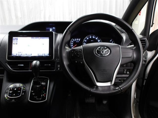 ノア Si 1オーナー 地デジ DVD視聴可 ダブルエアコン LEDヘットライト ETC付き 横滑り防止機能 ナビTV 三列シート AW AAC パワーウインドウ メモリーナビ ABS ウォークスルー キーフリー(4枚目)