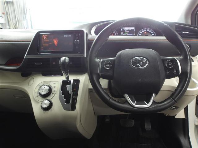 シエンタ Ｇ　ナビ・ＴＶ　スマートキープッシュスタート　アイドリングＳ　１オ－ナ－　リアカメラ　ＡＷ　地デジフルセグ　フルオートエアコン　パワーウィンド　ＥＴＣ　運転席エアバック　パワステ　キーフリーシステム　３列（4枚目）