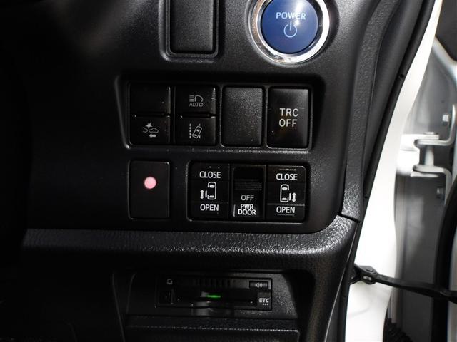 ノア ハイブリッドＳｉ　ダブルバイビーＩＩ　Ｂカメラ　横滑り防止装置　ＬＥＤ　地デジ　１オーナー　オートクルーズ　ＤＶＤ再生可　メモリナビ　エアバッグ　ＥＴＣ　ナビ＆ＴＶ　３列シート　ＡＢＳ　アルミホイール　スマートキ　盗難防止システム（10枚目）