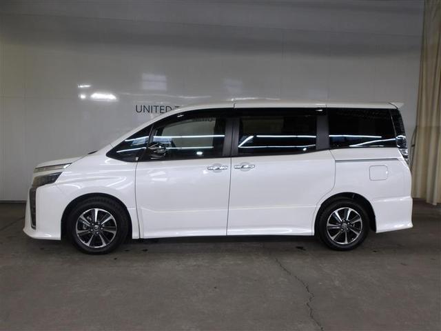 ヴォクシー ＺＳ　煌ＩＩＩ　プリクラッシュ　スマートキ　アイスト　ＤＶＤ再生機能　横滑り防止装置　ナビＴＶ　アルミ　三列シート　ＷＡＣ　盗難防止　オートエアコン　キーレス　パワステ　メモリナビ　クルコン　ＬＥＤヘッドライト（2枚目）