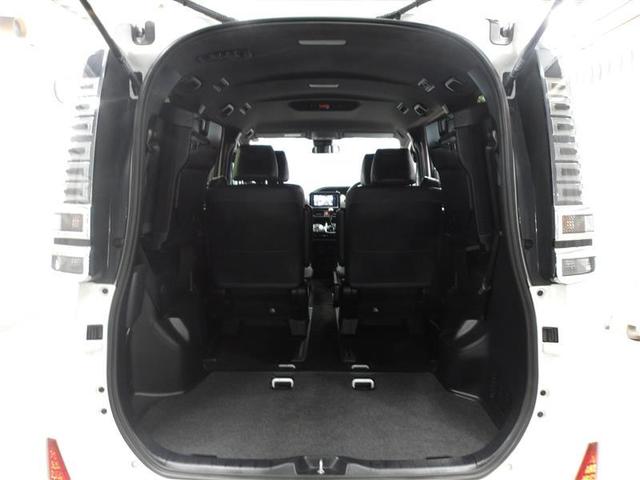 ヴォクシー ＺＳ　煌ＩＩＩ　プリクラッシュ　スマートキ　アイスト　ＤＶＤ再生機能　横滑り防止装置　ナビＴＶ　アルミ　三列シート　ＷＡＣ　盗難防止　オートエアコン　キーレス　パワステ　メモリナビ　クルコン　ＬＥＤヘッドライト（16枚目）